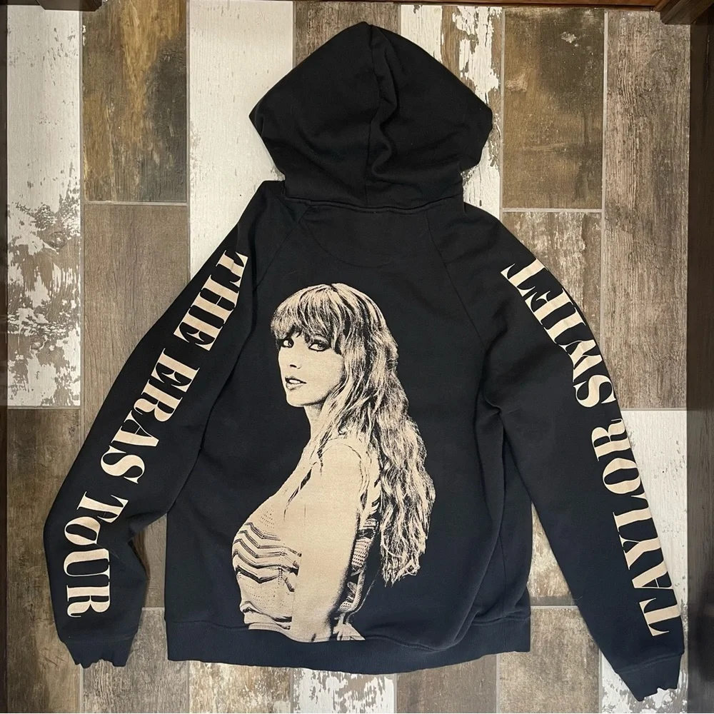 Taylor Swift The Eras Tour Black Hoodie Oversized Size Medium - Picture 3 of 4